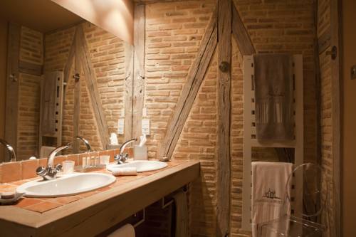 Imagen de la habitación del Hotel Ch&acirc;teau De Mercu&egrave;s. Foto 12