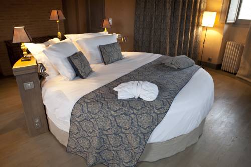 Imagen de la habitación del Hotel Ch&acirc;teau De Mercu&egrave;s. Foto 13