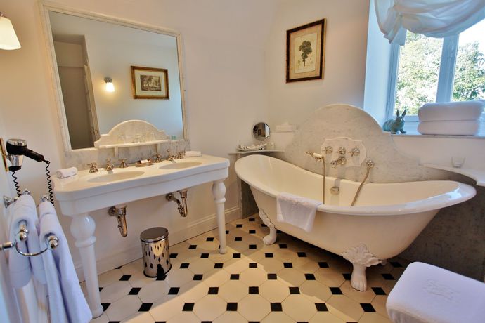 Imagen de la habitación del Hotel Ch&acirc;teau De Mirambeau. Foto 9