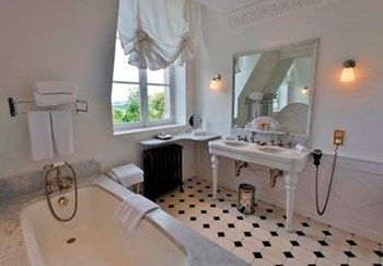 Imagen de la habitación del Hotel Ch&acirc;teau De Mirambeau. Foto 12