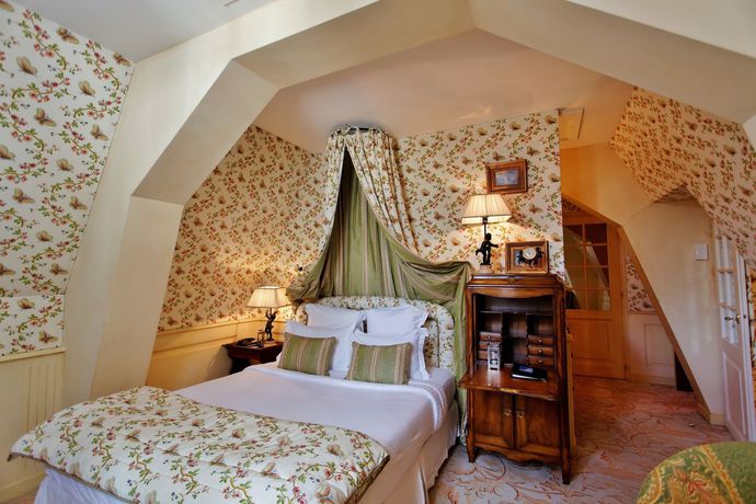 Imagen de la habitación del Hotel Ch&acirc;teau De Mirambeau. Foto 15