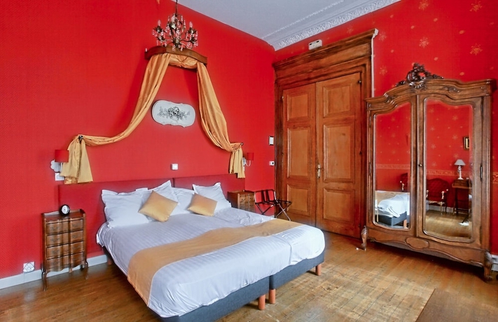 Imagen de la habitación del Hotel Ch&acirc;teau De Moulin Le Comte. Foto 3