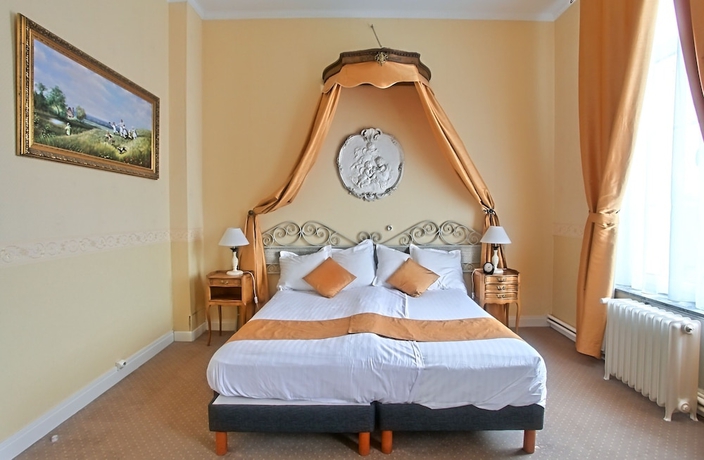 Imagen de la habitación del Hotel Ch&acirc;teau De Moulin Le Comte. Foto 6