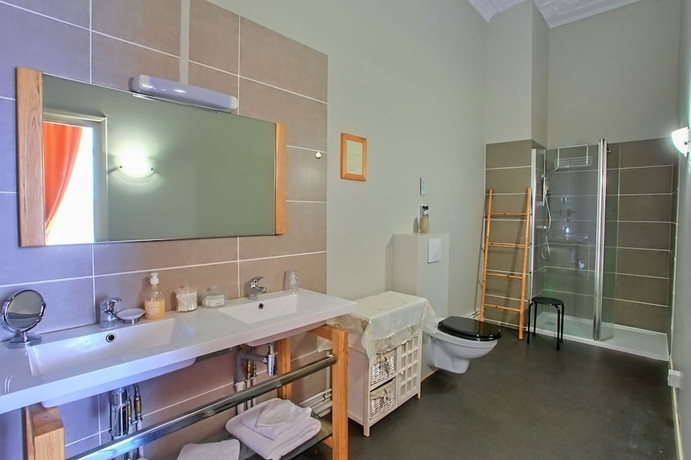 Imagen de la habitación del Hotel Ch&acirc;teau De Moulin Le Comte. Foto 11
