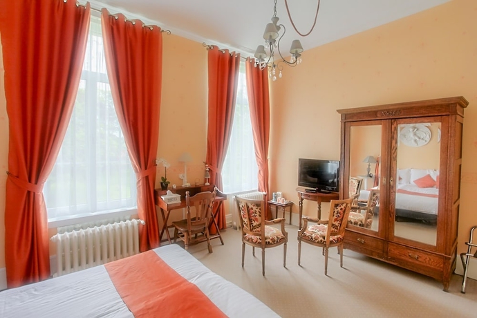 Imagen de la habitación del Hotel Ch&acirc;teau De Moulin Le Comte. Foto 12