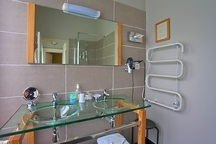 Imagen de la habitación del Hotel Ch&acirc;teau De Moulin Le Comte. Foto 16