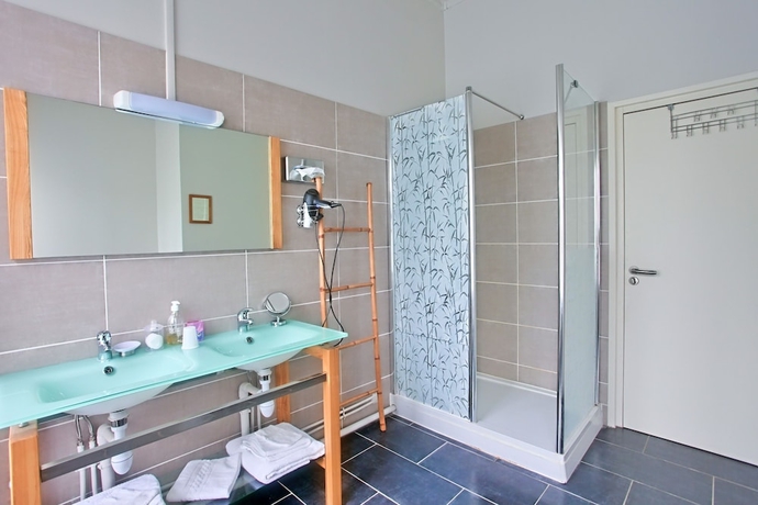Imagen de la habitación del Hotel Ch&acirc;teau De Moulin Le Comte. Foto 17