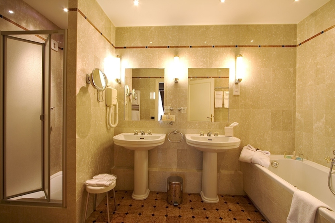 Imagen de la habitación del Hotel Château De Pizay. Foto 6