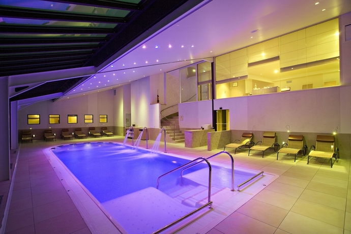 Imagen de la piscina del Hotel Château De Pizay. Foto 19