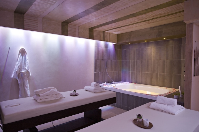 Imagen de los interiores del Hotel Château De Pizay. Foto 11