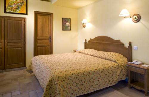 Imagen de la habitación del Hotel Ch&acirc;teau De Salles. Foto 5