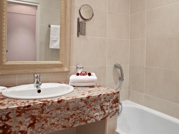 Imagen de la habitación del Hotel Château De Siran. Foto 2