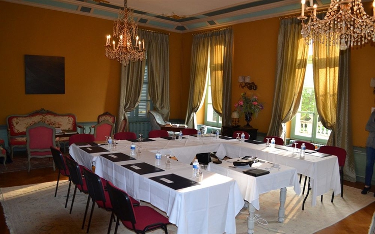 Imagen de los interiores del Hotel Ch&acirc;teau De Varenne. Foto 7