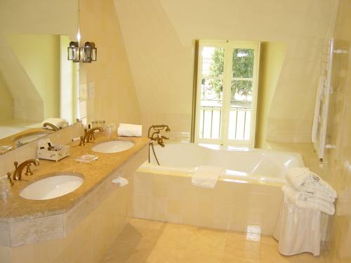 Imagen de la habitación del Hotel Ch&acirc;teau De Vault De Lugny. Foto 14