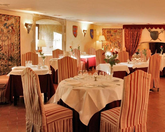 Imagen del bar/restaurante del Hotel Château Des Ducs De Joyeuse. Foto 4