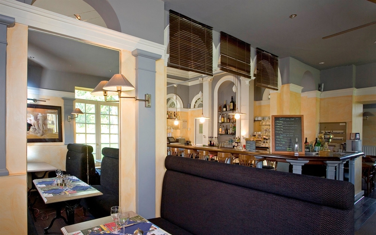 Imagen del bar/restaurante del Hotel Château Des Sept Tours. Foto 3