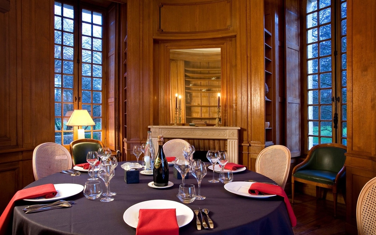 Imagen del bar/restaurante del Hotel Château Des Sept Tours. Foto 4