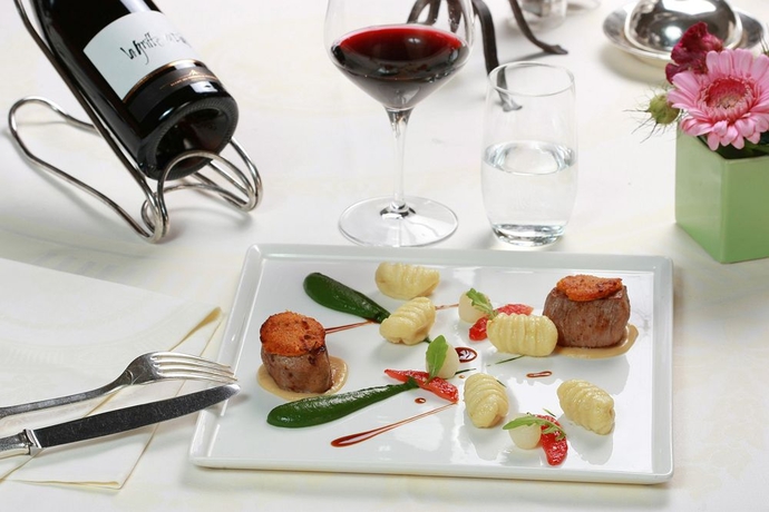 Imagen del bar/restaurante del Hotel Château D'isenbourg. Foto 5