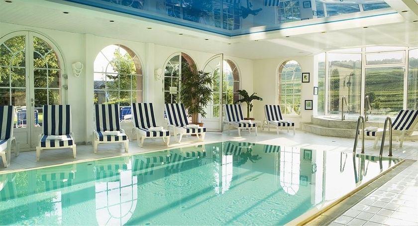 Imagen de la piscina del Hotel Château D'isenbourg. Foto 15
