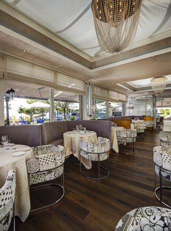 Imagen del bar/restaurante del Hotel Château D'ouchy. Foto 6