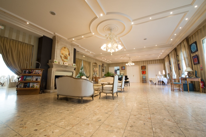 Imagen de los interiores del Hotel Château Du Clos De La Ribaudière. Foto 10