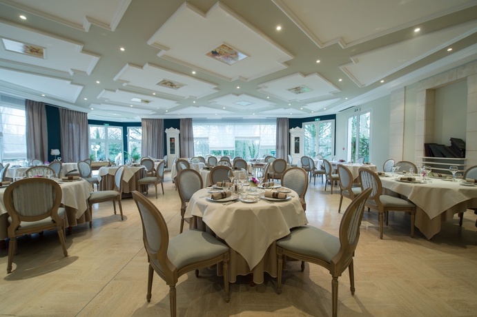 Imagen del bar/restaurante del Hotel Château Du Clos De La Ribaudière. Foto 2