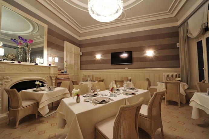 Imagen del bar/restaurante del Hotel Château Du Clos De La Ribaudière. Foto 3