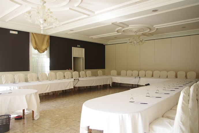 Imagen de los interiores del Hotel Château Du Clos De La Ribaudière. Foto 12