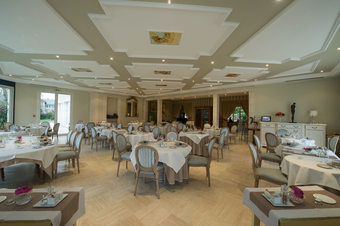 Imagen del bar/restaurante del Hotel Château Du Clos De La Ribaudière. Foto 4