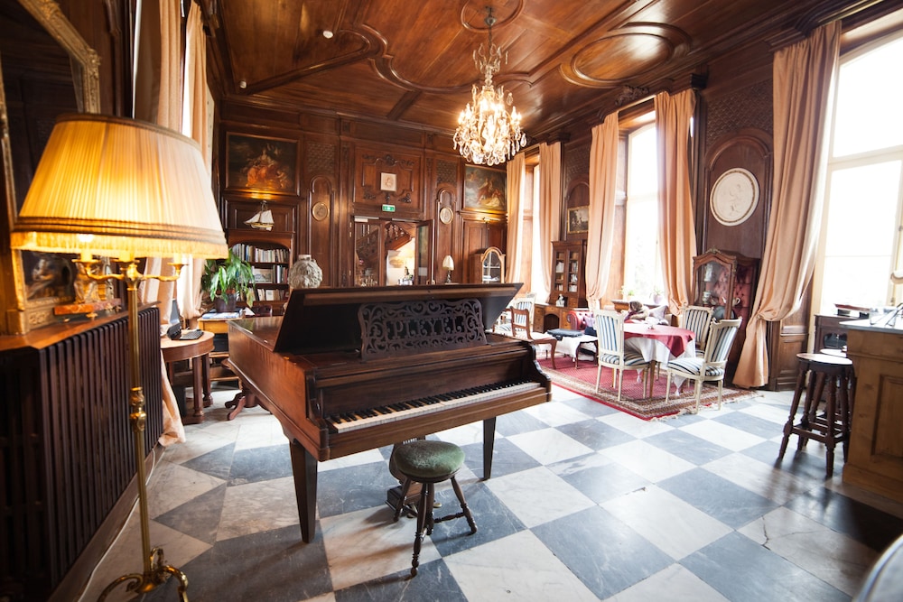 Imagen del bar/restaurante del Hotel Château Du Colombier. Foto 3