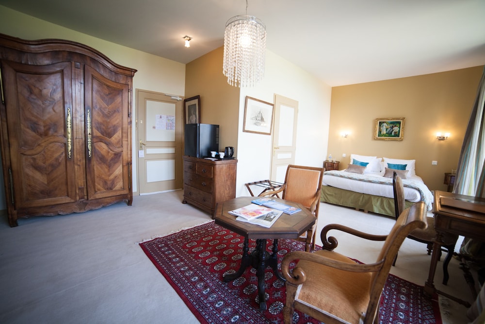 Imagen de la habitación del Hotel Château Du Colombier. Foto 12