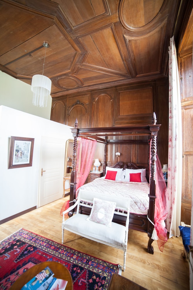 Imagen de la habitación del Hotel Château Du Colombier. Foto 13