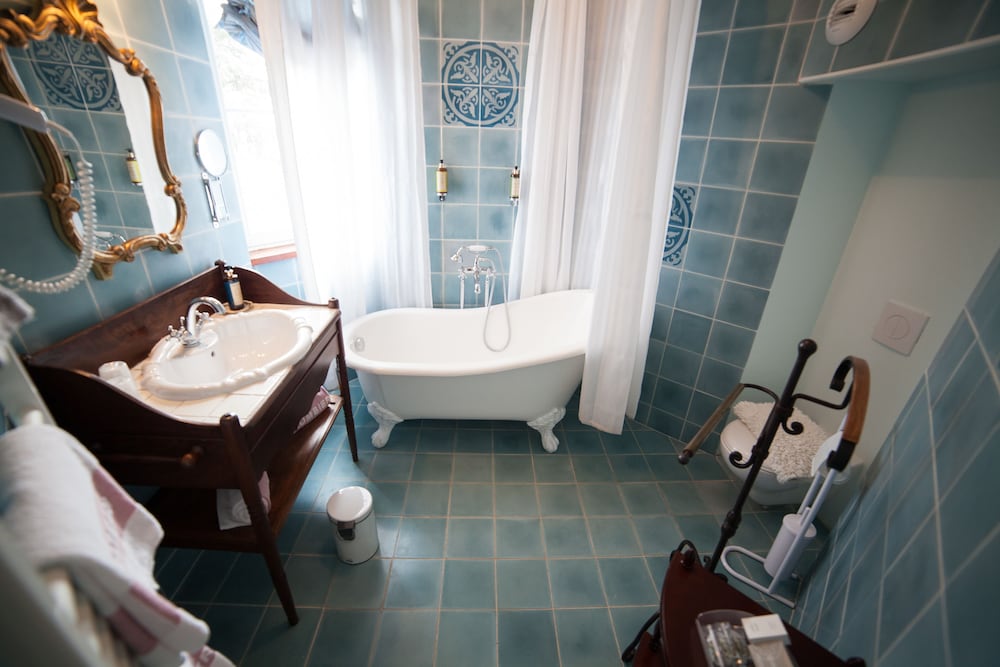 Imagen de la habitación del Hotel Château Du Colombier. Foto 17