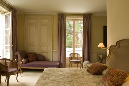 Imagen de la habitación del Hotel Château La Chenevière. Foto 4