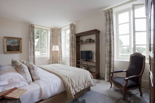 Imagen de la habitación del Hotel Château La Chenevière. Foto 6