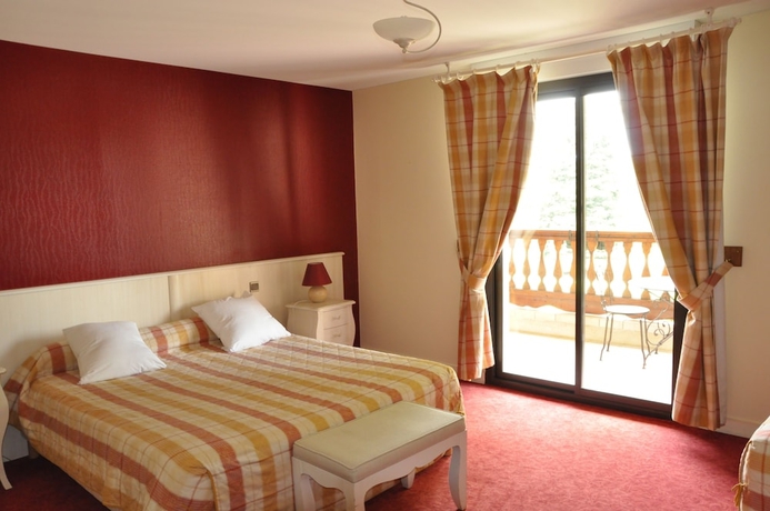 Imagen de la habitación del Hotel Ch&acirc;teau La Fleunie. Foto 5