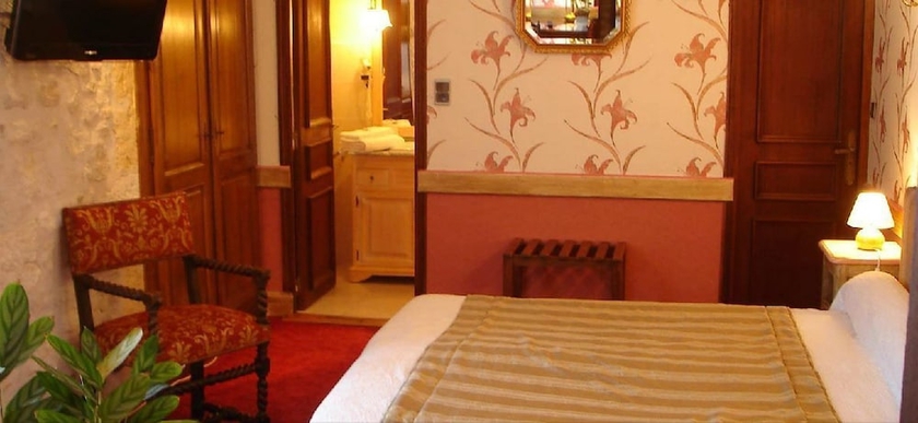 Imagen de la habitación del Hotel Ch&acirc;teau La Fleunie. Foto 13