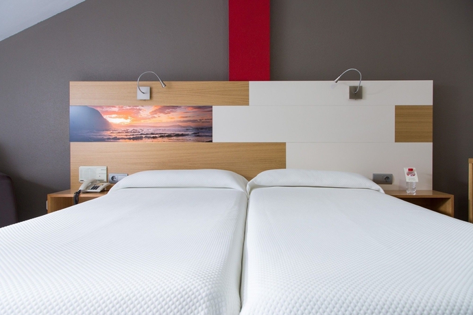 Imagen de la habitación del Hotel Château La Roca. Foto 4