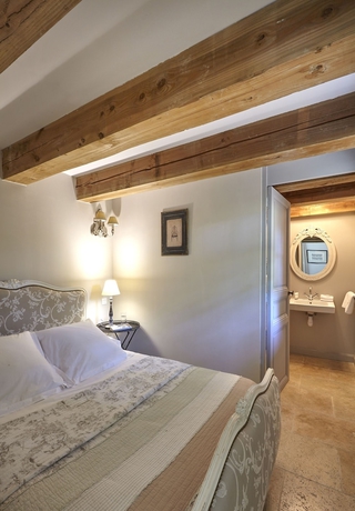 Imagen de la habitación del Hotel Ch&acirc;teau Les Carrasses. Foto 3