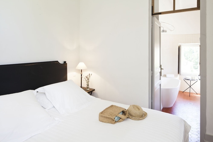 Imagen de la habitación del Hotel Ch&acirc;teau Les Carrasses. Foto 5