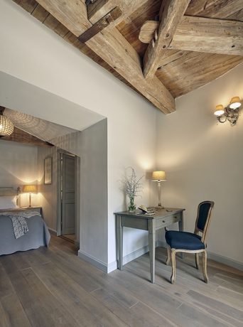 Imagen de la habitación del Hotel Ch&acirc;teau Les Carrasses. Foto 19