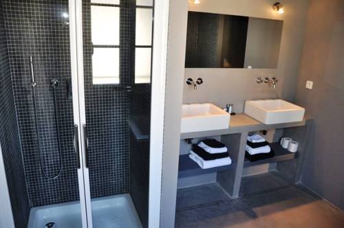 Imagen de la habitación del Hotel Château Les Merles. Foto 5