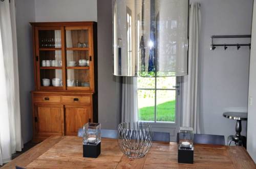 Imagen de la habitación del Hotel Château Les Merles. Foto 16