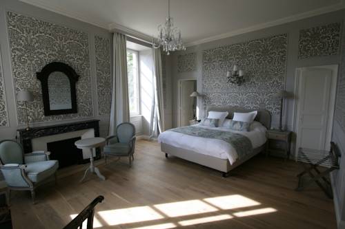 Imagen de la habitación del Hotel Ch&acirc;teau Les Oliviers De Salettes. Foto 3