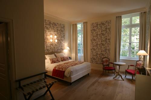 Imagen de la habitación del Hotel Ch&acirc;teau Les Oliviers De Salettes. Foto 6