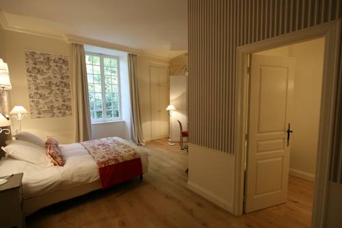 Imagen de la habitación del Hotel Ch&acirc;teau Les Oliviers De Salettes. Foto 7
