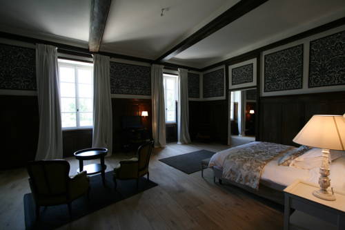 Imagen de la habitación del Hotel Ch&acirc;teau Les Oliviers De Salettes. Foto 13