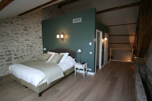 Imagen de la habitación del Hotel Ch&acirc;teau Les Oliviers De Salettes. Foto 15