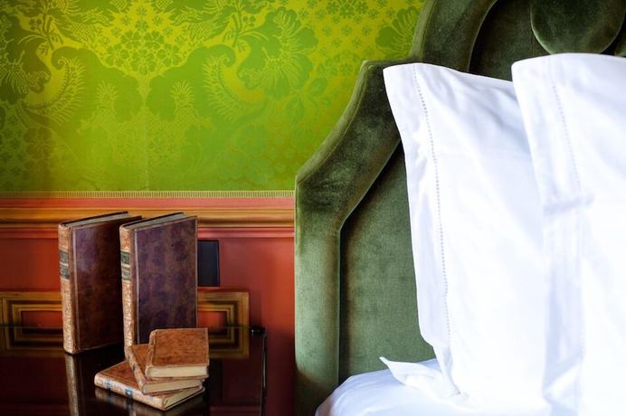 Imagen de la habitación del Hotel Ch&acirc;teau Louise de La Valli&egrave;re. Foto 5