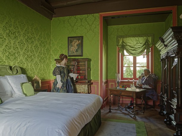 Imagen de la habitación del Hotel Ch&acirc;teau Louise de La Valli&egrave;re. Foto 12